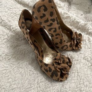 Sofft Womens Leopard Printer Open toe Heels Size 6.5 Beautiful
